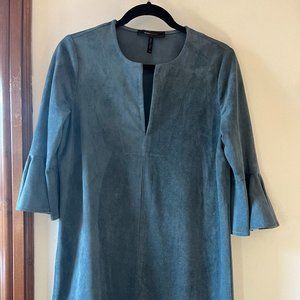 NWOT BCBG MaxAzria Velvet Bell Sleeve Dress